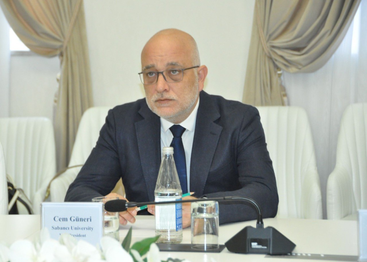 Biznes təhsilinin yeni modeli UNEC-də - Ölkədə ilk (FOTOLAR)